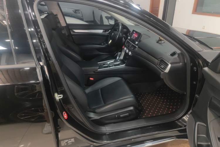 Used Honda Accord 2018 260TURBO Elite Edition China V Right Front Seat