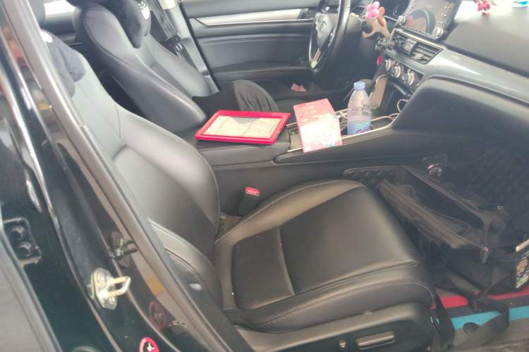 Used Honda Accord 2018 260TURBO Luxury Edition China VI Right Front Seat