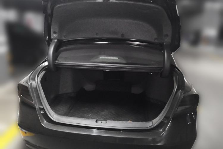 Used Honda Accord 2018 260TURBO Luxury Edition China V Emission Standard Trunk