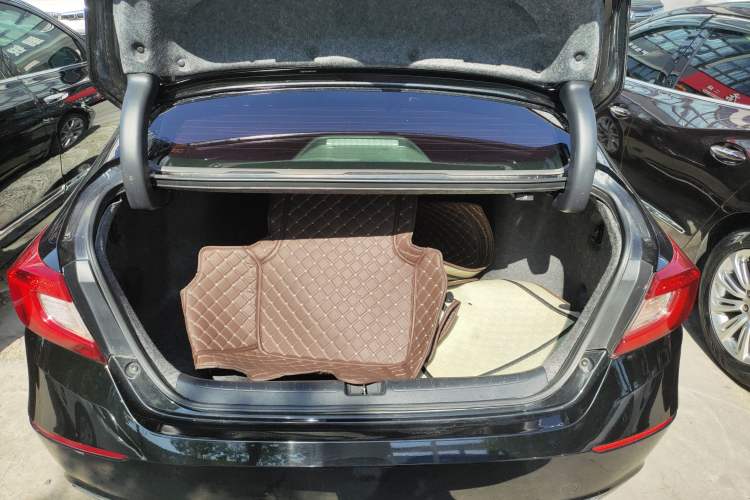 Used Honda Accord 2018 230TURBO Comfort Edition China VI Emission Standard Trunk