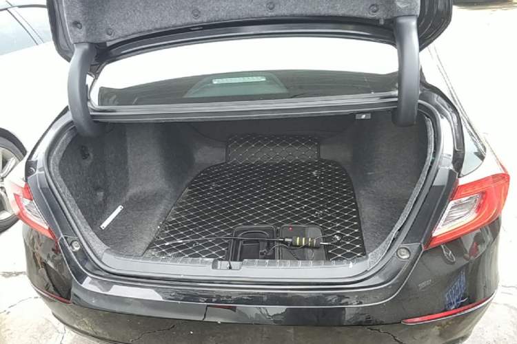 Used Honda Accord 2018 Rui·Hybrid 2.0L Rui Ku Edition China VI Trunk