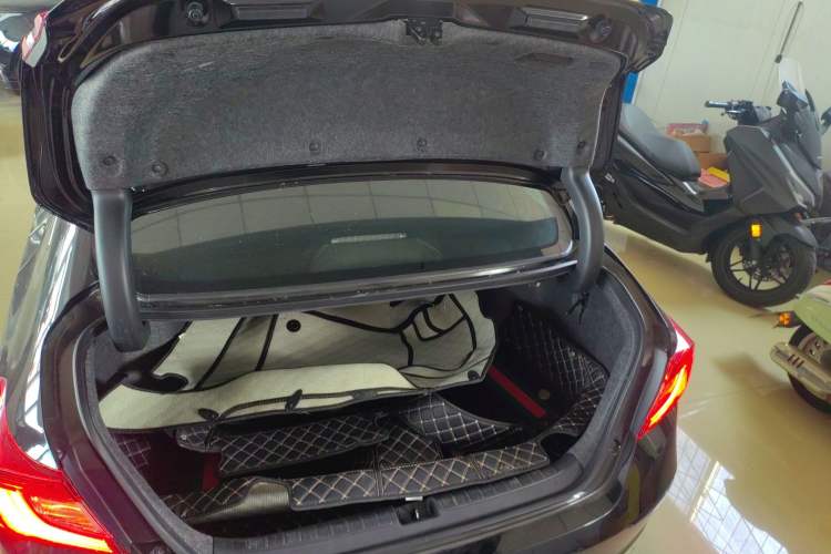 Used Honda Accord 2018 260TURBO Elite Edition China VI Trunk