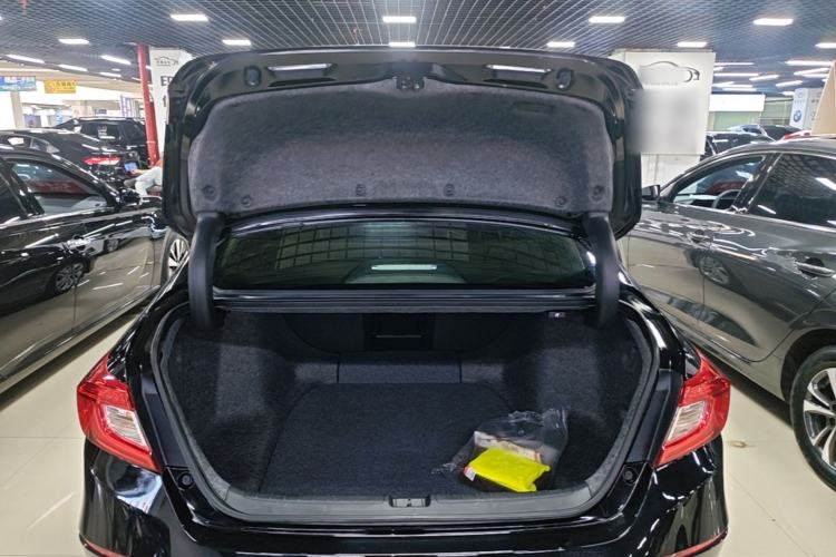 Used Honda Accord 2018 260TURBO Elite Edition China VI Trunk