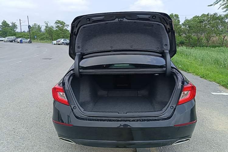 Used Honda Accord 2018 260TURBO Elite Edition China VI Trunk