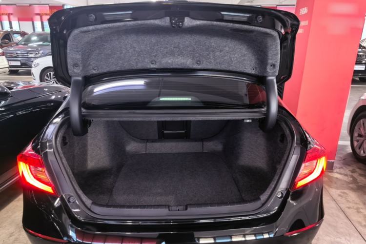 Used Honda Accord 2018 260TURBO Elite Edition China VI Trunk