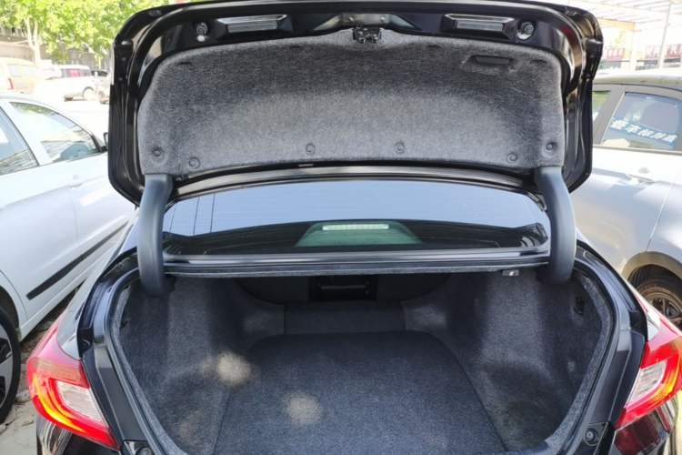 Used Honda Accord 2018 230TURBO Comfort Edition China VI Emission Standard Trunk