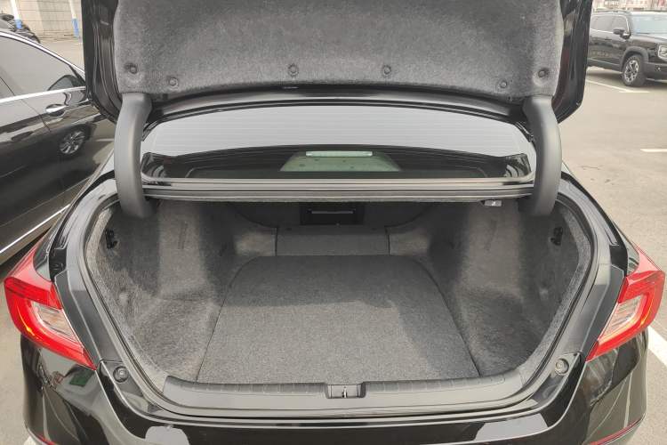 Used Honda Accord 2018 260TURBO Elite Edition China VI Trunk
