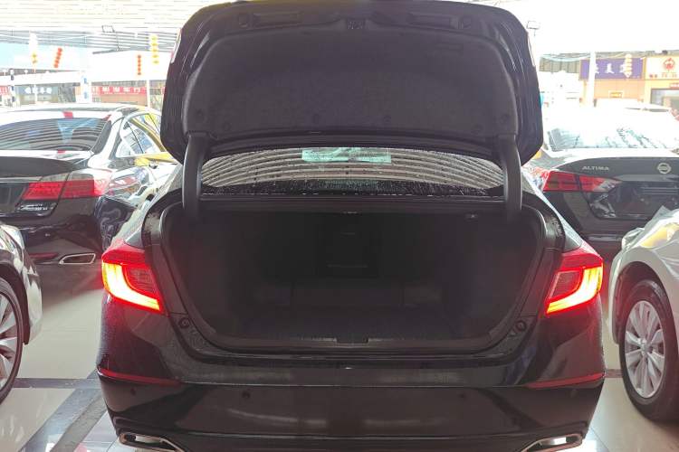 Used Honda Accord 2018 260TURBO Elite Edition China VI Trunk