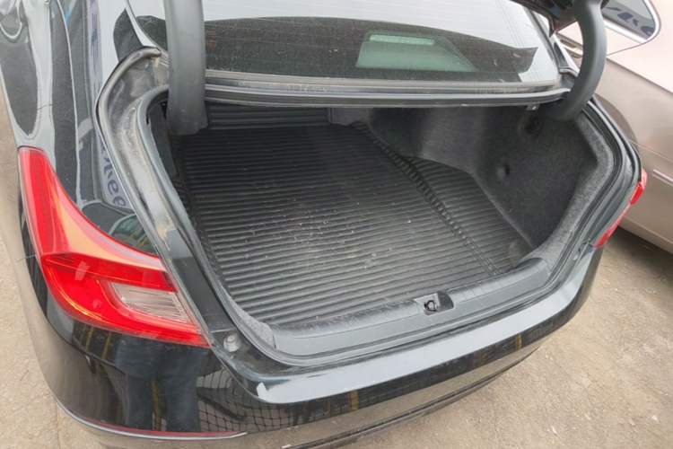 Used Honda Accord 2018 260TURBO Elite Edition China VI Trunk