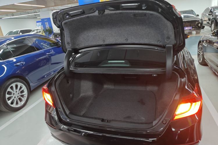 Used Honda Accord 2018 260TURBO Elite Edition China VI Trunk