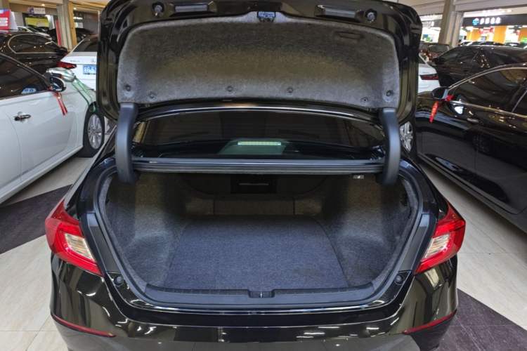 Used Honda Accord 2018 230TURBO Comfort Edition China VI Emission Standard Trunk