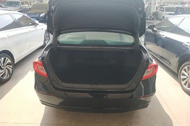 Used Honda Accord 2018 230TURBO Comfort Edition China VI Emission Standard Trunk