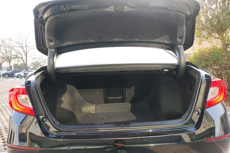 Used Honda Accord 2018 230TURBO Comfort Edition China VI Emission Standard Trunk