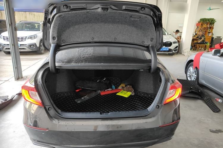 Used Honda Accord 2018 230TURBO Comfort Edition China VI Emission Standard Trunk