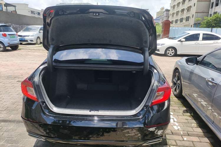 Used Honda Accord 2018 260TURBO Elite Edition China VI Trunk