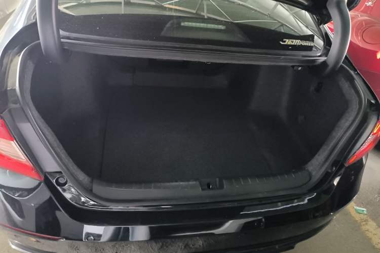 Used Honda Accord 2018 260TURBO Luxury Edition China VI Trunk