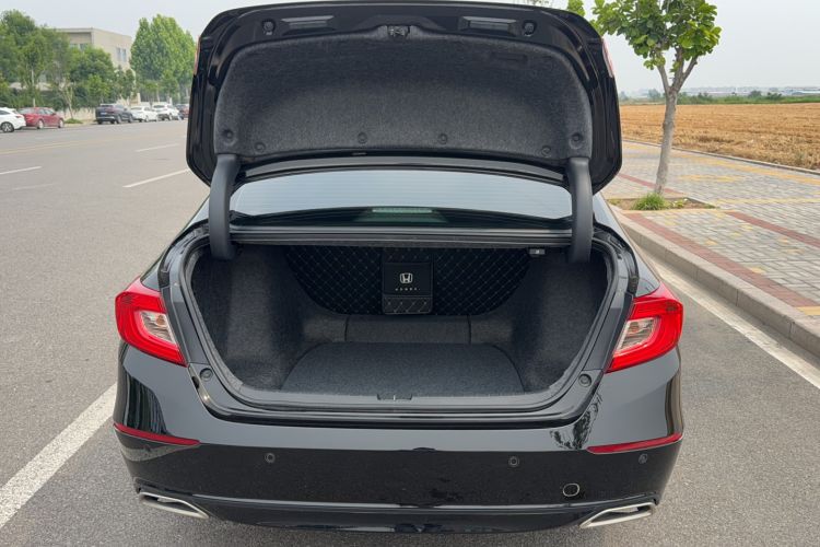 Used Honda Accord 2018 260TURBO Luxury Edition China VI Trunk