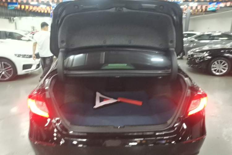 Used Honda Accord 2018 260TURBO Elite Edition China VI Trunk