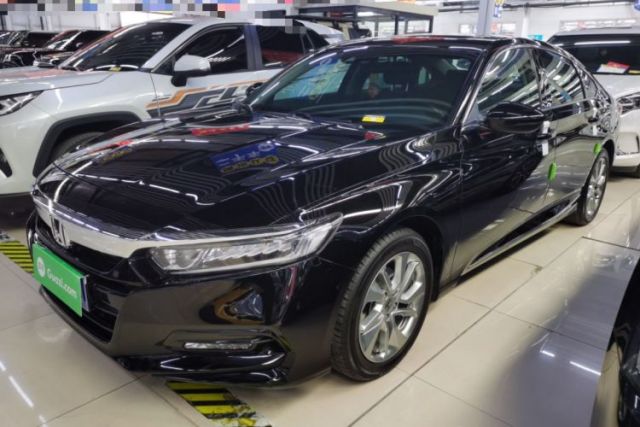 Ojetý Honda Accord 2018 260TURBO Luxury Edition China VI