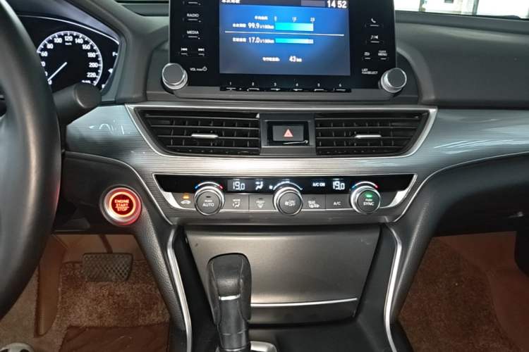 Used Honda Accord 2018 260TURBO Luxury Edition China V Emission Standard Audio And AC Panel