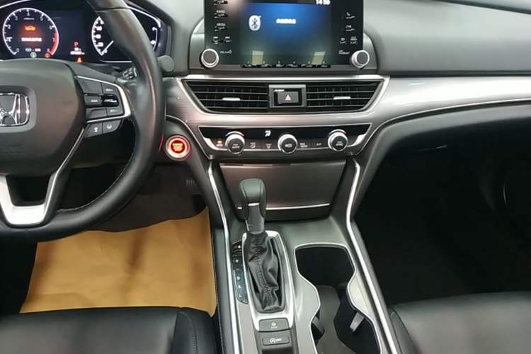 Used Honda Accord 2018 260TURBO Luxury Edition China VI Audio And AC Panel