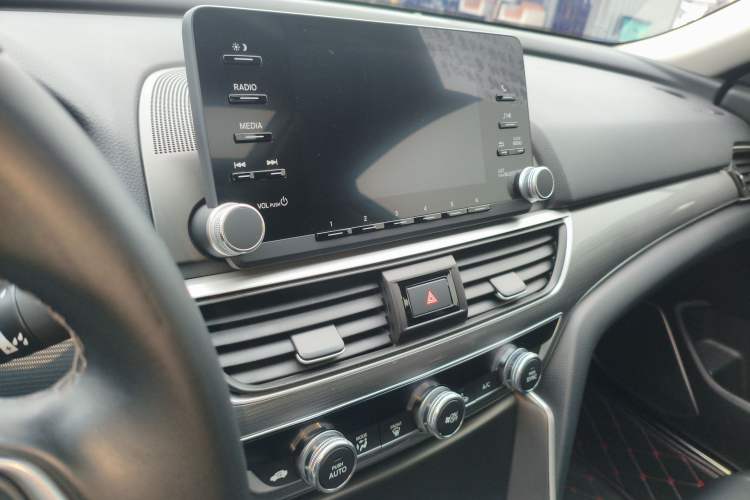 Used Honda Accord 2018 260TURBO Elite Edition China VI Audio And AC Panel