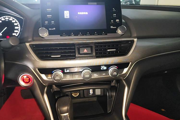 Used Honda Accord 2018 260TURBO Elite Edition China VI Audio And AC Panel