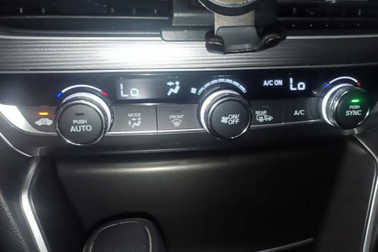 Used Honda Accord 2018 260TURBO Elite Edition China VI Audio And AC Panel