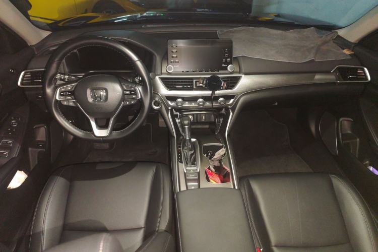 Used Honda Accord 2018 260TURBO Luxury Edition China VI Center Console