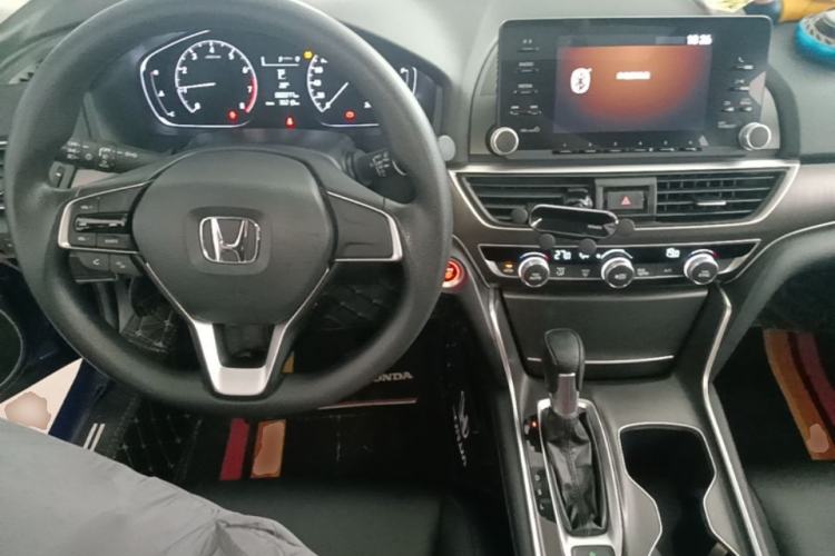 Used Honda Accord 2018 230TURBO Comfort Edition China VI Emission Standard Center Console