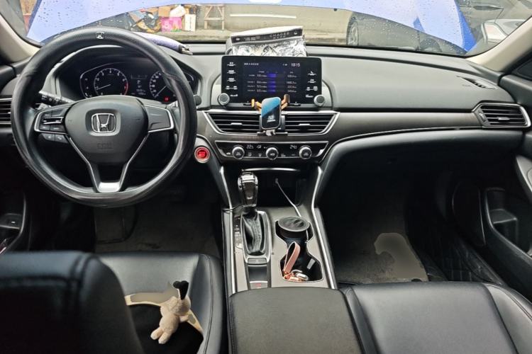 Used Honda Accord 2018 230TURBO Comfort Version National V Center Console