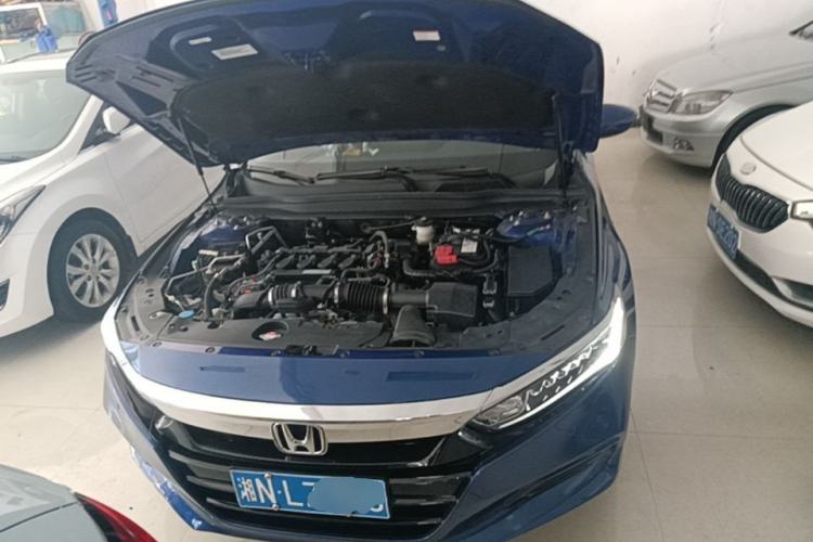 Used Honda Accord 2018 230TURBO Comfort Edition China VI Emission Standard Engine Bay