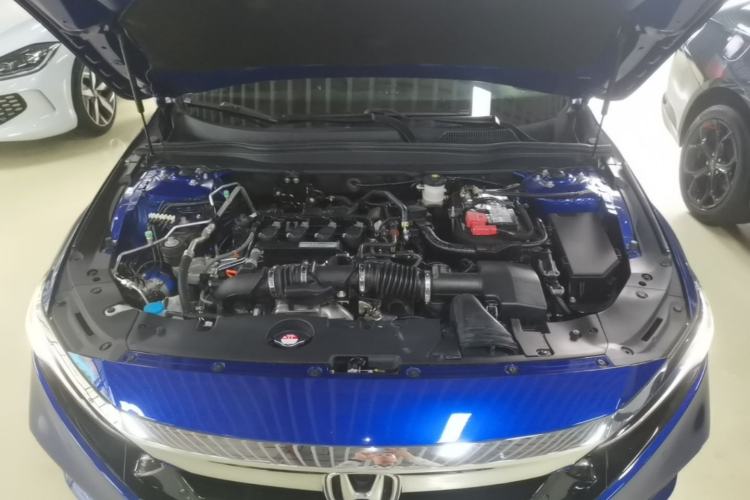 Used Honda Accord 2018 260TURBO Luxury Edition China VI Engine Bay