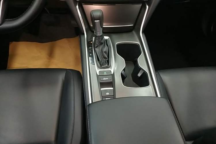 Used Honda Accord 2018 260TURBO Luxury Edition China VI Gear Lever