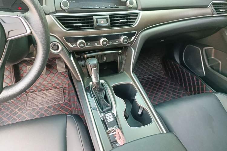 Used Honda Accord 2018 230TURBO Comfort Edition China VI Emission Standard Gear Lever