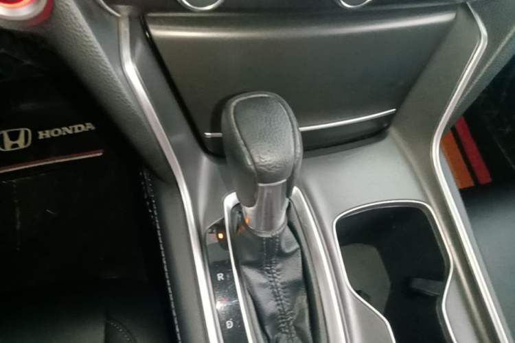 Used Honda Accord 2018 230TURBO Comfort Edition China VI Emission Standard Gear Lever