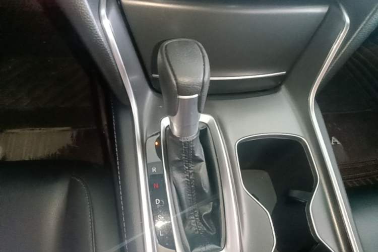 Used Honda Accord 2018 230TURBO Comfort Edition China VI Emission Standard Gear Lever