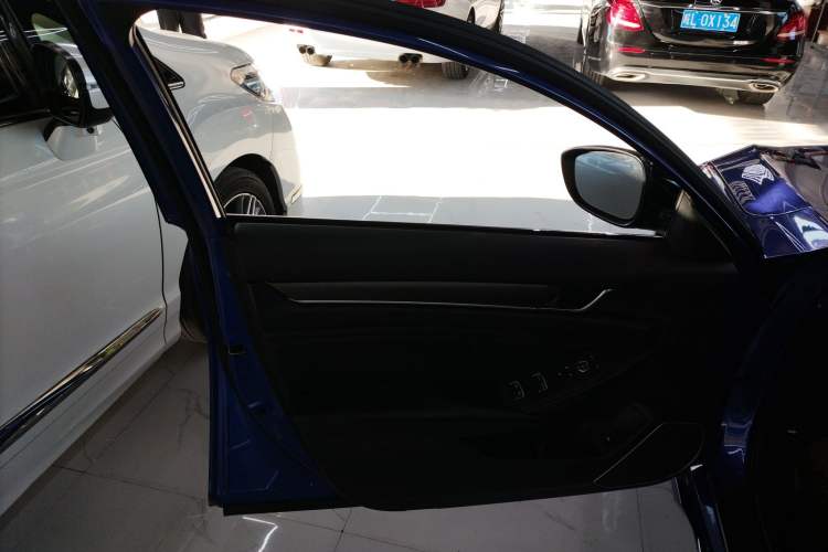 Used Honda Accord 2018 230TURBO Comfort Version National V Left Front Door Interior