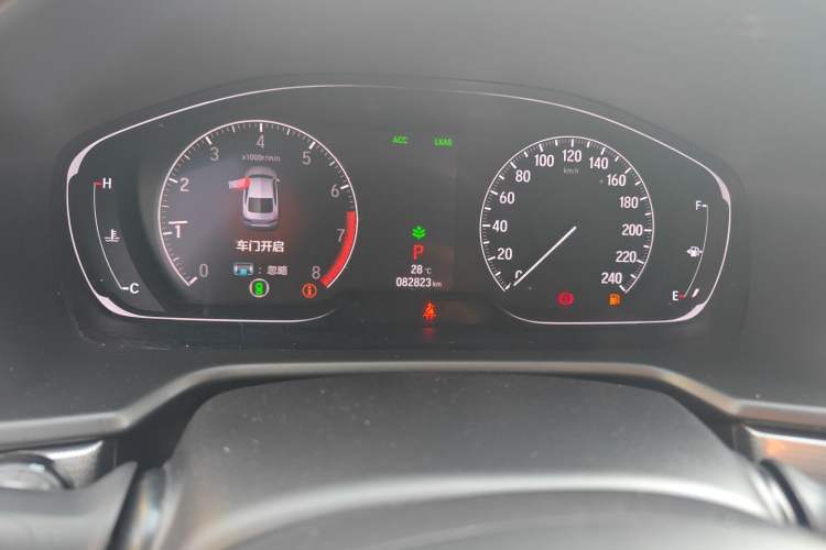 Used Honda Accord 2018 260TURBO Luxury Edition China V Emission Standard Odometer Close Up
