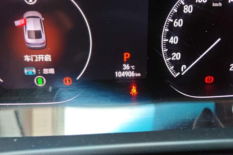 Used Honda Accord 2018 260TURBO Luxury Edition China V Emission Standard Odometer Close Up
