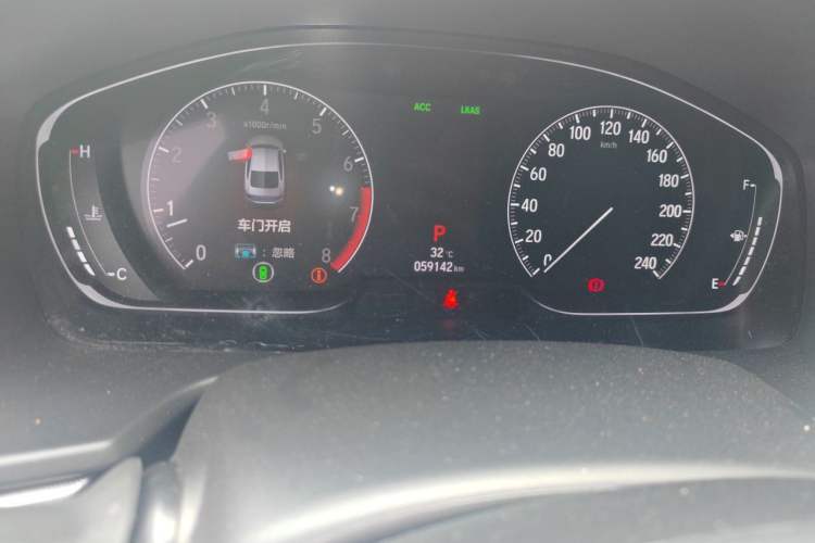 Used Honda Accord 2018 260TURBO Luxury Edition China VI Odometer Close Up