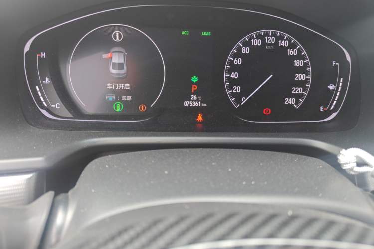 Used Honda Accord 2018 260TURBO Luxury Edition China V Emission Standard Odometer Close Up