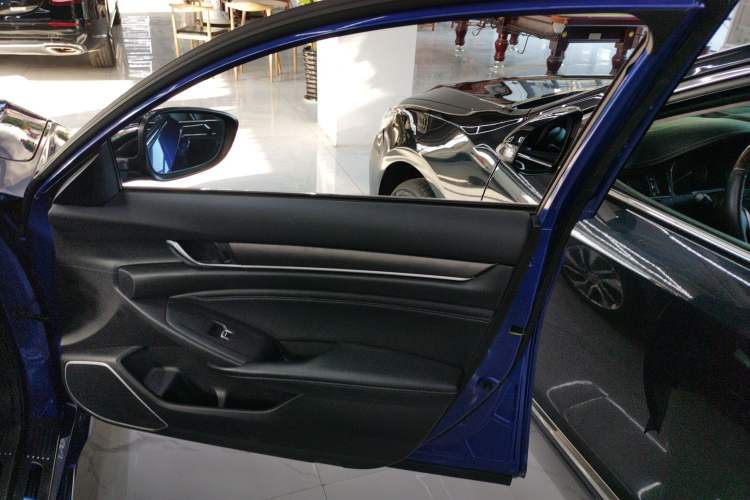 Used Honda Accord 2018 230TURBO Comfort Version National V Right Front Door Interior