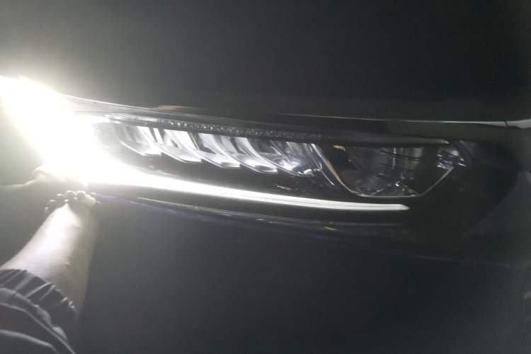 Used Honda Accord 2018 260TURBO Elite Edition China V Right Front Headlight