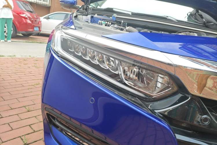 Used Honda Accord 2018 260TURBO Prestige Edition China V Right Front Headlight
