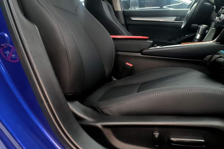 Used Honda Accord 2018 260TURBO Elite Edition China V Right Front Seat