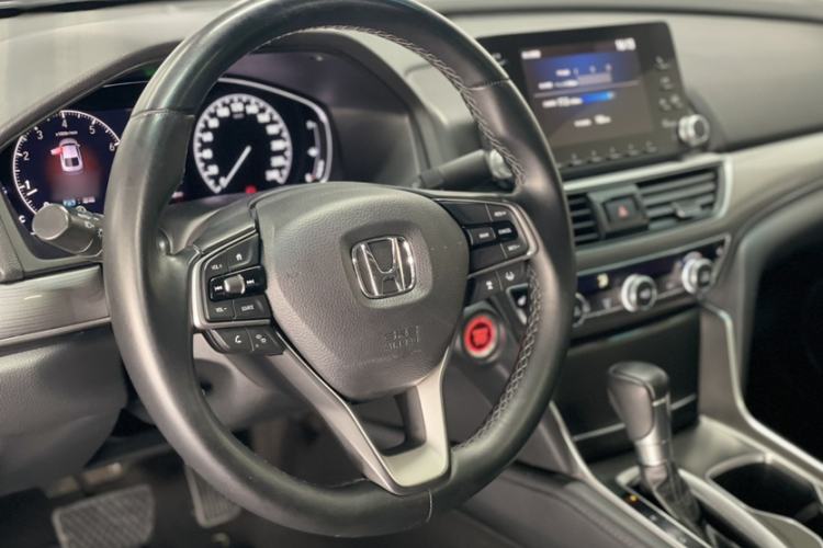 Used Honda Accord 2018 260TURBO Luxury Edition China V Emission Standard Steering Wheel