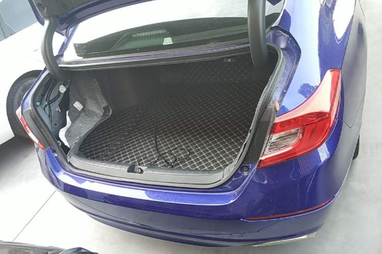 Used Honda Accord 2018 260TURBO Elite Edition China VI Trunk