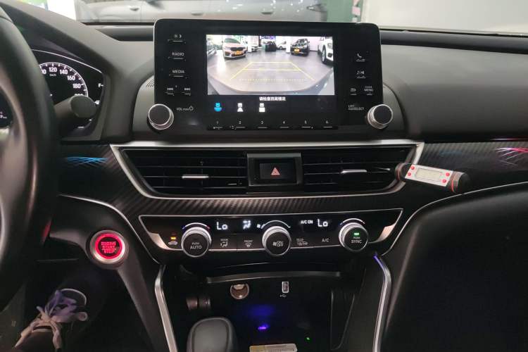 Used Honda Accord 2018 260TURBO Luxury Edition China VI Audio And AC Panel