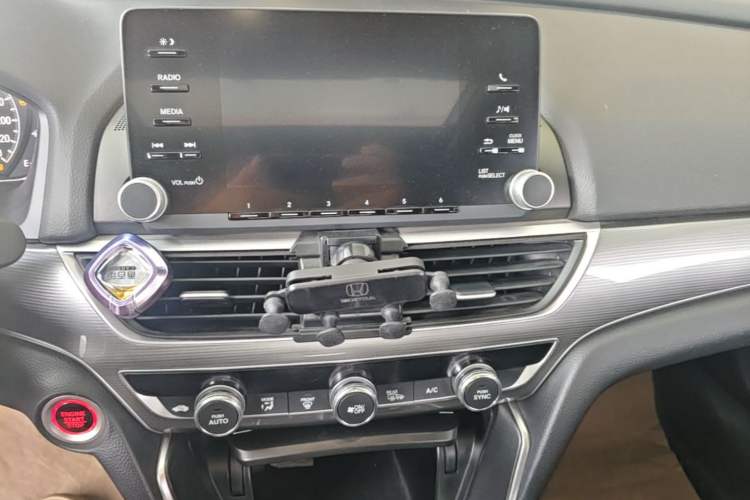 Used Honda Accord 2018 260TURBO Luxury Edition China VI Audio And AC Panel